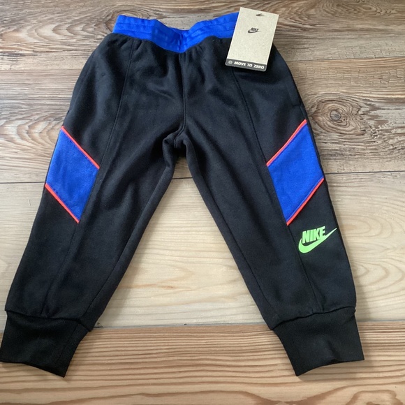 Nike toddler boys tee & jogger outfit size 2T(NWT)~PRICE IS FIRM~ - Picture 3 of 4